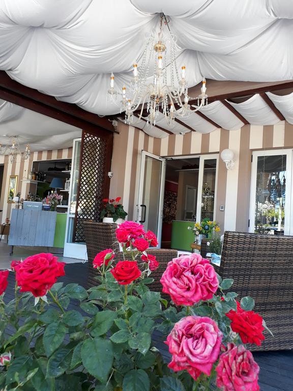 Hotel Helvetia Milano Marittima Buitenkant foto